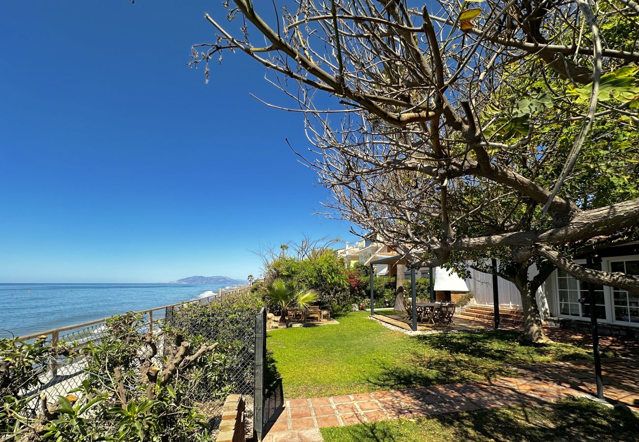 Villa in Rincón de la Victoria - VILLA ALBORAN Beachfront 9PAX