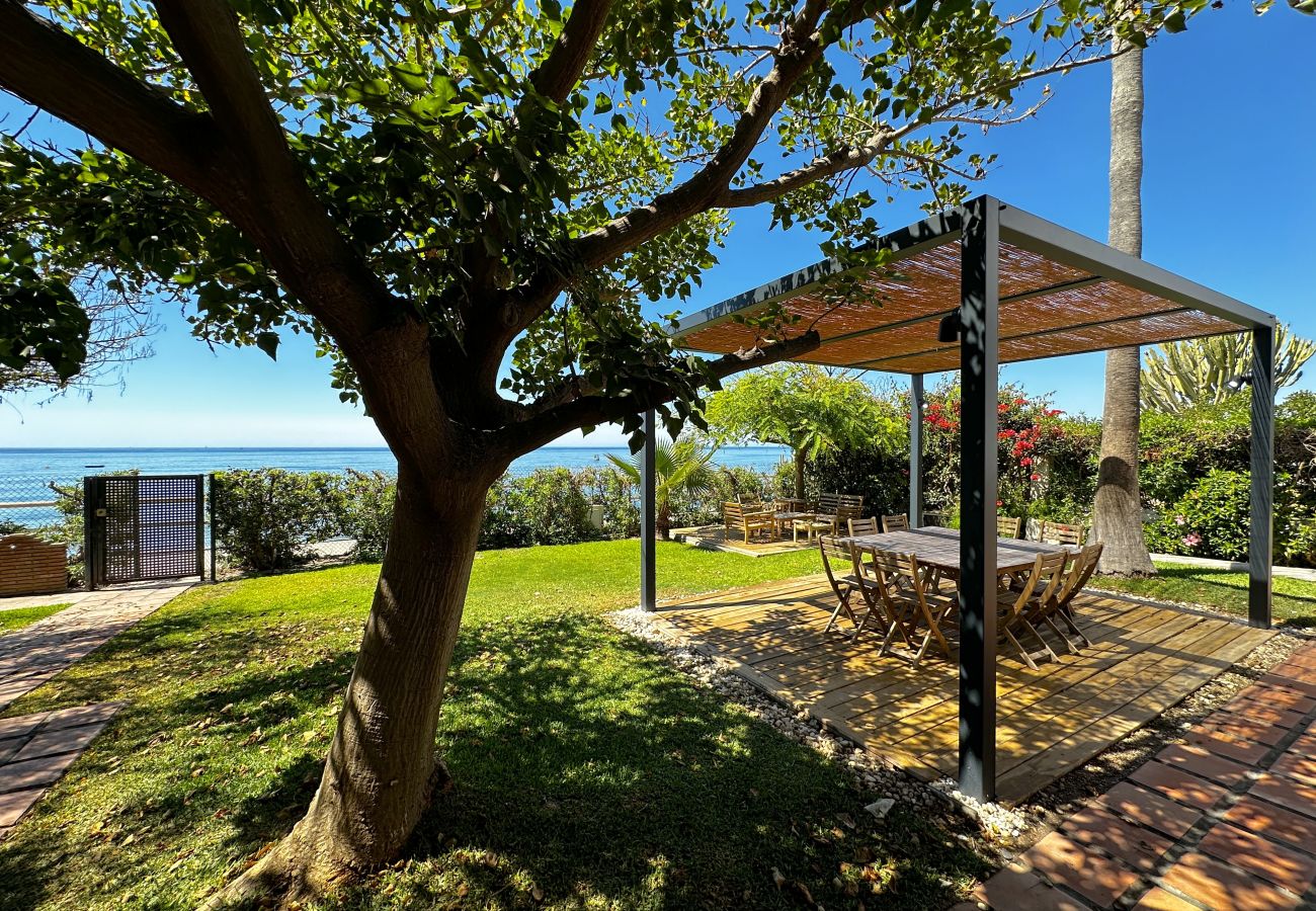 Villa in Rincón de la Victoria - VILLA ALBORAN Beachfront 9PAX