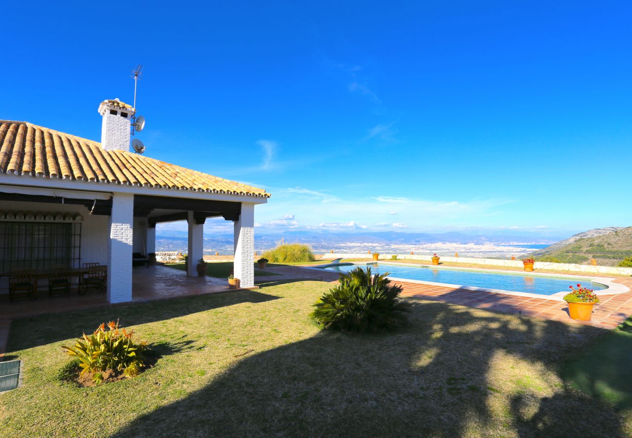 Villa in Alhaurin de la Torre - LAS BREÑAS Premium Rural Villa 4PAX